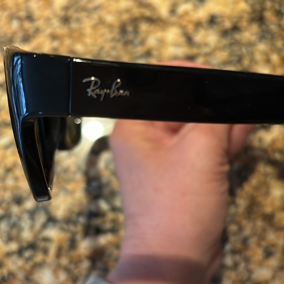 Ray-Ban Polarized - Picture 5 of 7